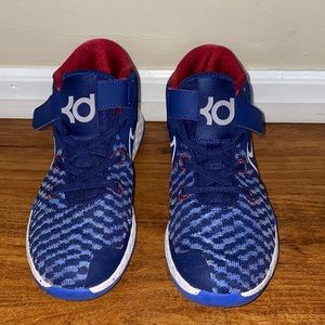 Big boys Nike sneaker